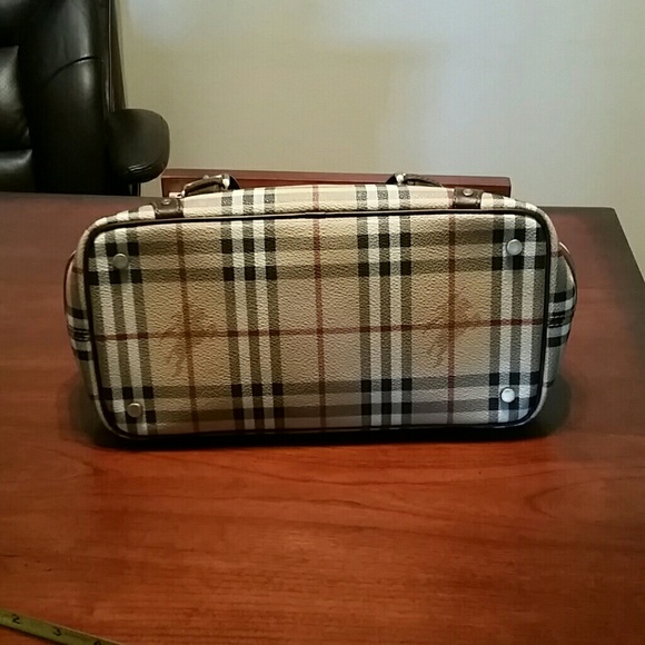 Authentic Burberry purse - Picture 4 of 4