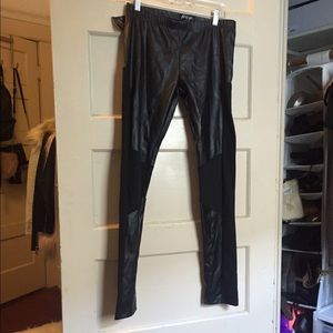 Leather leggings with paneling