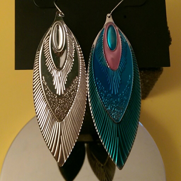 Feather earrings - Picture 3 of 3