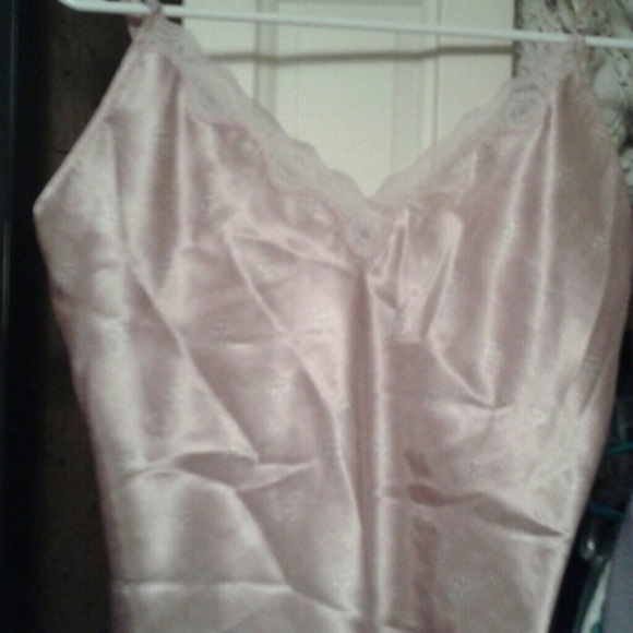 Undergarment pink