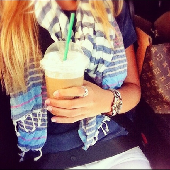 Meet your posher, Alex - Picture 2 of 4