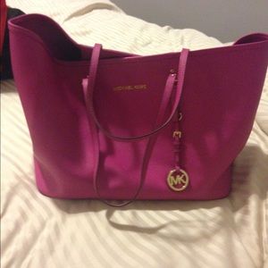 Authentic gently used Michael Kors tote