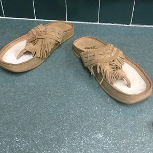 Earth leather thong sandles