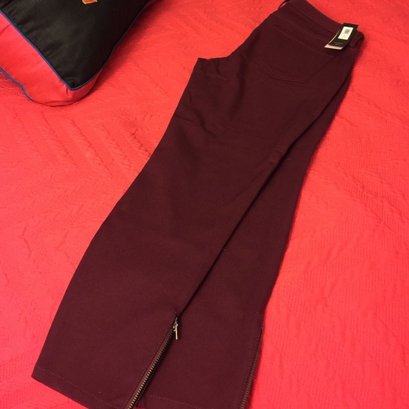 Maroon skinny pants