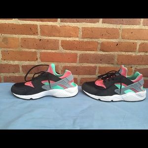Limited edition Nike Hurache Lava