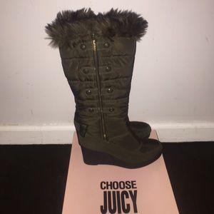 Juicy couture wedge fur boot