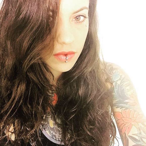 Meet your Posher, Lauren - Picture 1 of 1