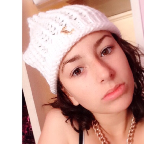 Beanie/ hat (juicy)