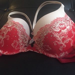 Victoria's Secret Very Sexy Plunge Bra 36A