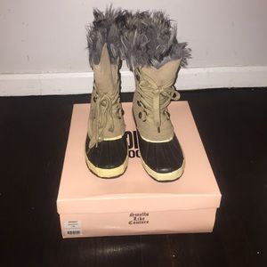 Juicy couture snow boot