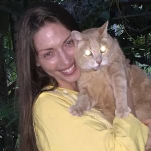 Meet your Posher, Iswari