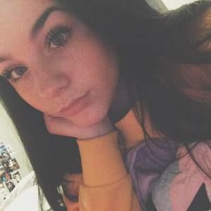 Meet your Posher, Caitlin