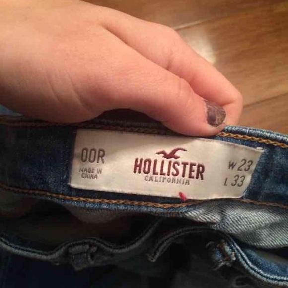 Size 00 light and dark hollister jeans - Picture 2 of 3