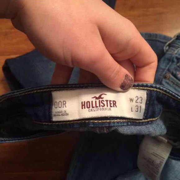 Size 00 light and dark hollister jeans - Picture 3 of 3