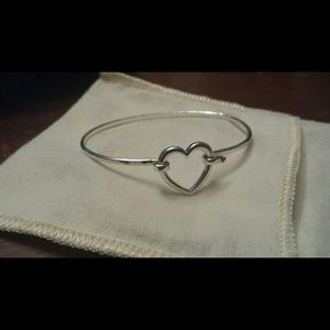 Retired James Avery Hooked on heart
