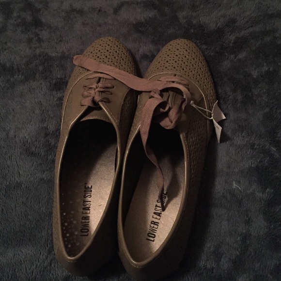 Grey Oxfordlike shoes