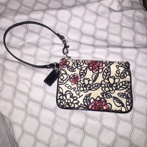 New Coach Wristlet Poppy Pattern!