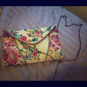Floral clutch