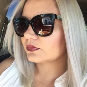 Meet your Posher, Adriana