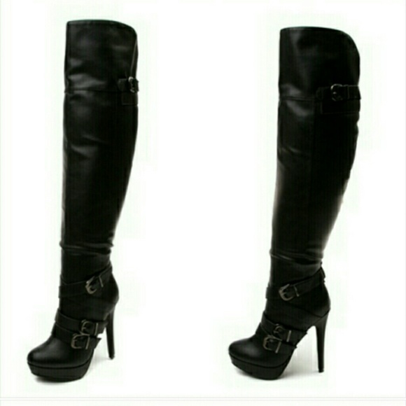 Thigh high boots, heeled, black