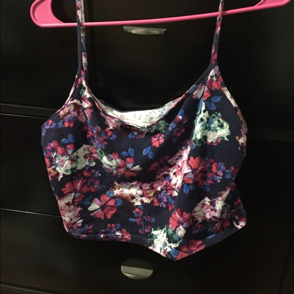 Flowered crop top🌸🌺🌷