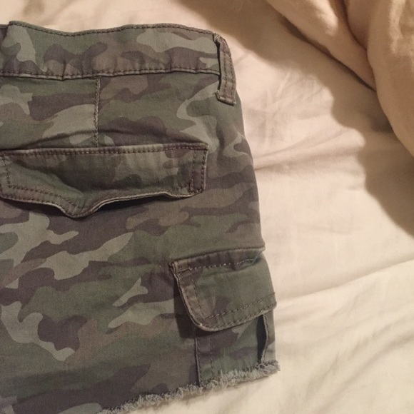 Camo shorts - Picture 3 of 3