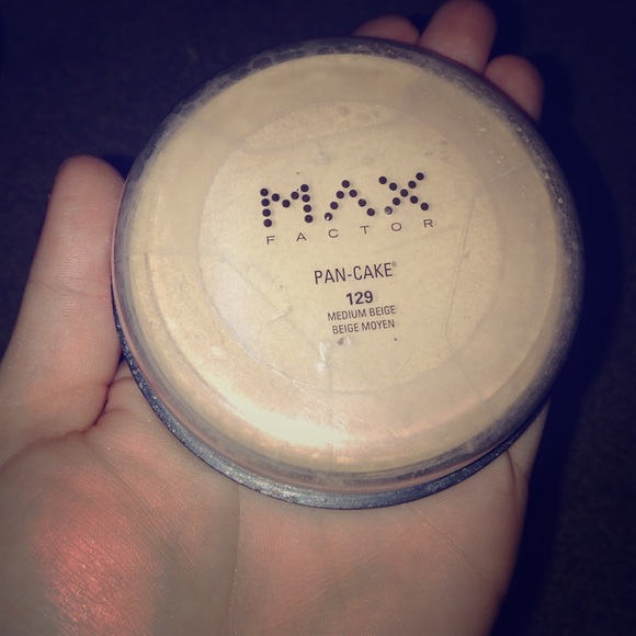 Max factor pan-cake foundation