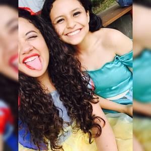 Meet your Posher, Estefania