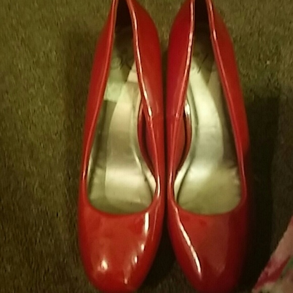 Red High Heels - Picture 1 of 4