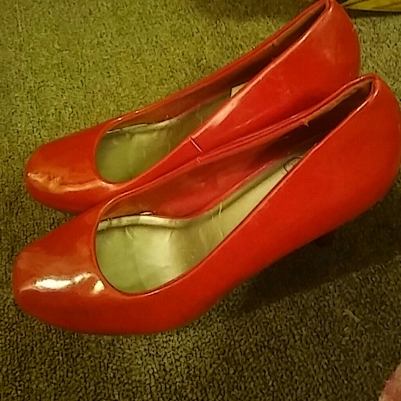 Red High Heels - Picture 2 of 4