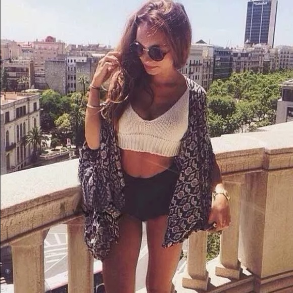 Knit crop top - Picture 3 of 3