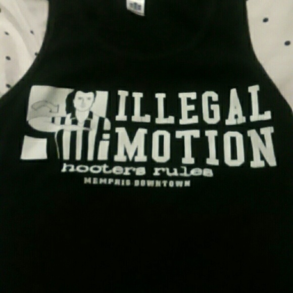 Hooters tank top