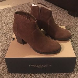 Cow suede brown leather boots