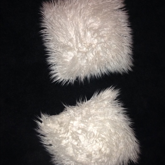 2 fluffy pillows both washes