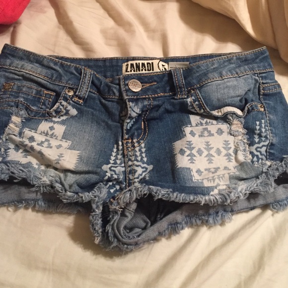 Tribal print jean shorts - Picture 1 of 3