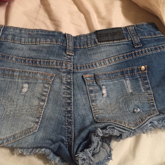 Tribal print jean shorts - Picture 2 of 3