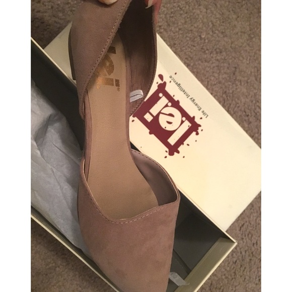 Flats - Picture 2 of 3