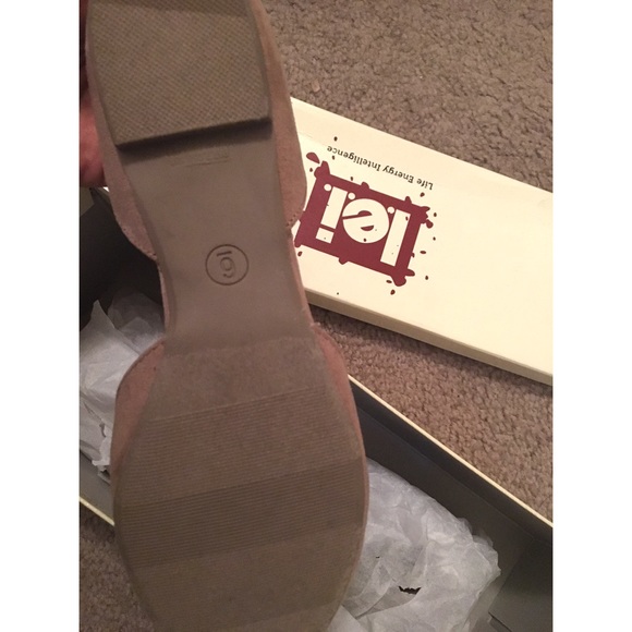 Flats - Picture 3 of 3