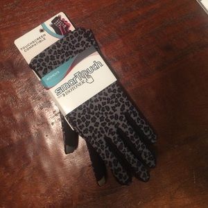 SmarTouch gloves