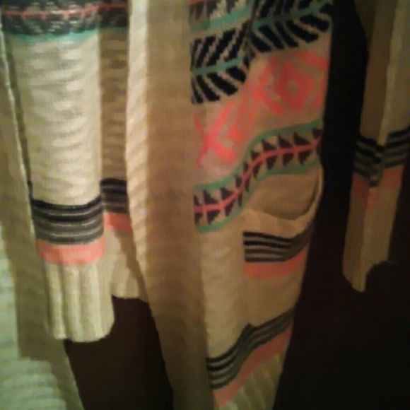 ππ Aztec Sweater - Picture 4 of 4