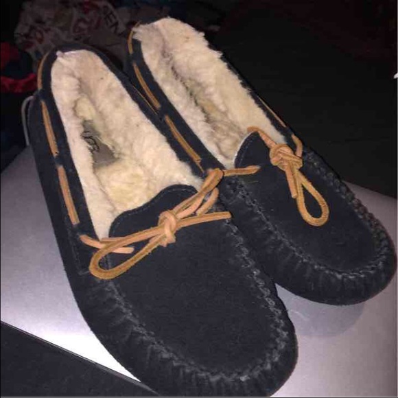 Black ugg slippers