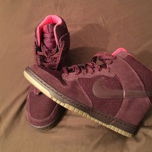 Nike maroon dunk sky hi