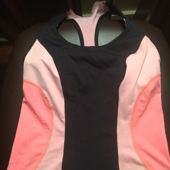 Lululemon top
