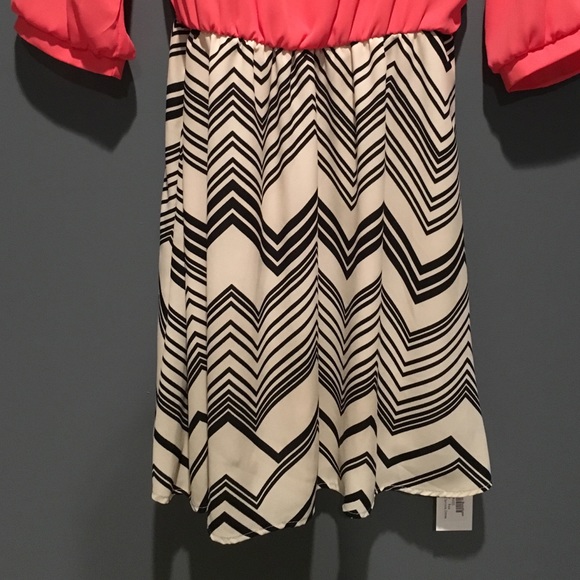 Dress - Picture 2 of 4