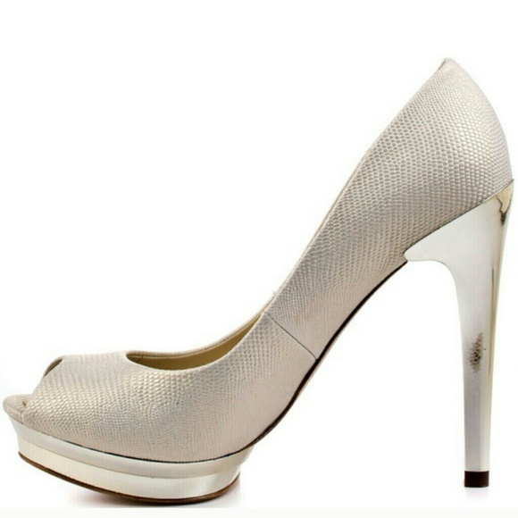 "La Pearl" Holiday Shoe