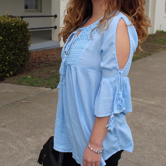 ✳️CLEARANCE✳️ Blue Tunic Tassel Blouse - Picture 3 of 4