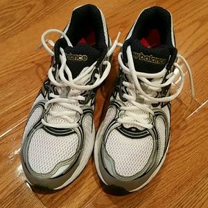 Mens running shoes