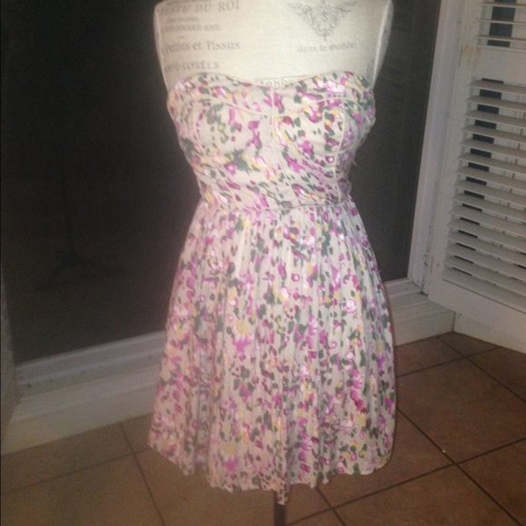 Floral strapless boutique dress