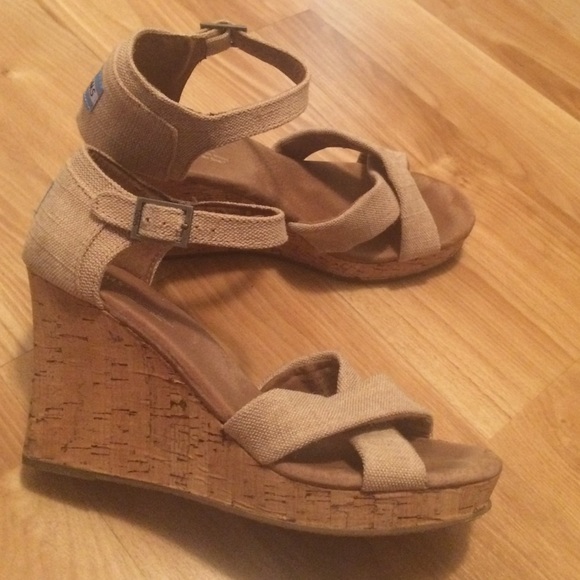 TOMS  wedges