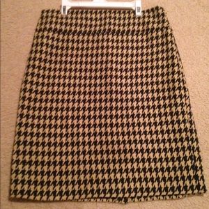 Brand new fitted skirt. Fully lined